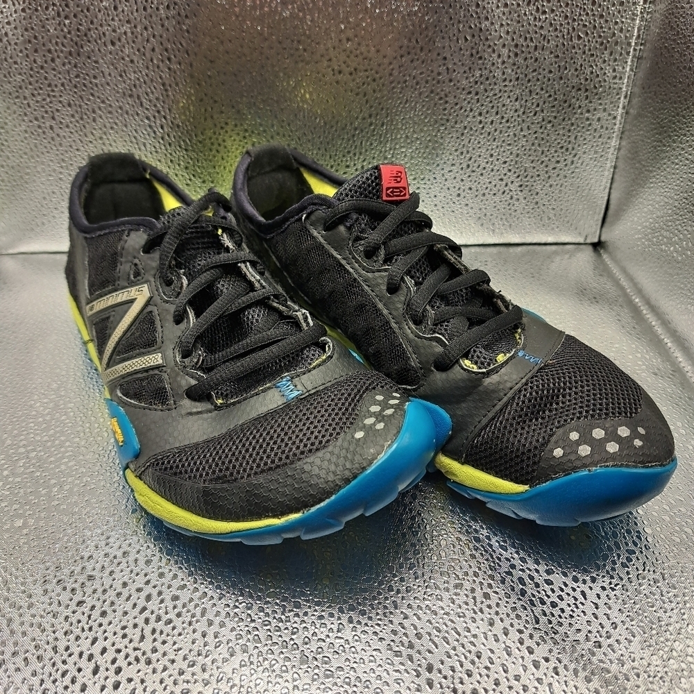 New Balance Black, Yellow and Blue Mininus Trail Sneakers Women's Size 7.5 - Picture 2 of 9